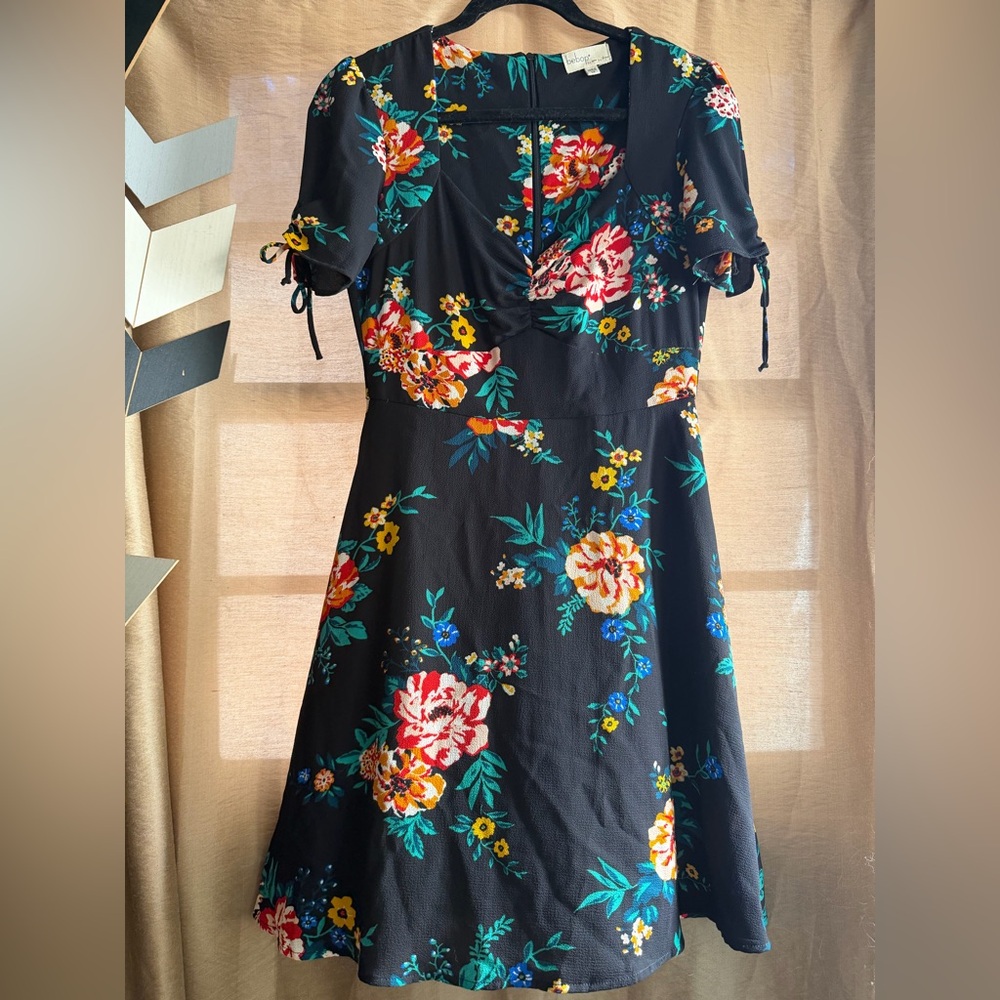 Bebop Black Floral A-Line Dress | Short Sleeve Tie Detail | Women’s M